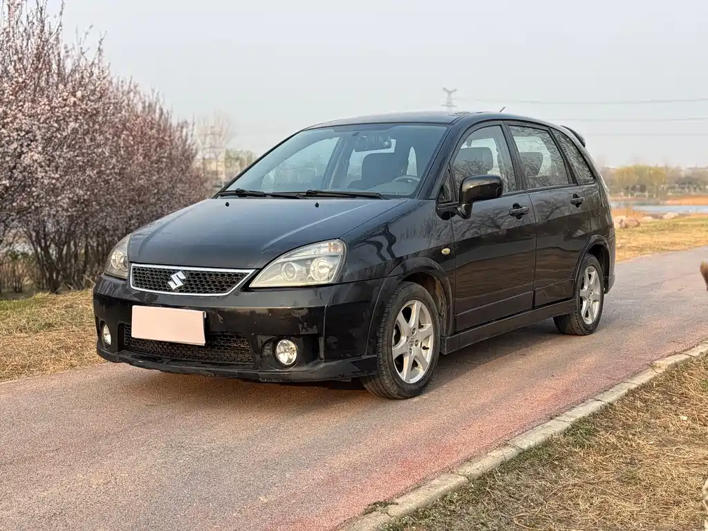 Suzuki Liana 2013