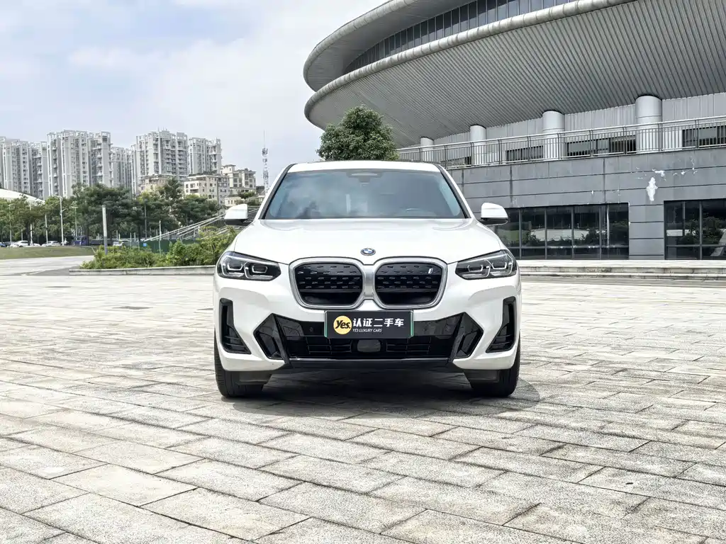 BMW iX3 — миниатюра 2