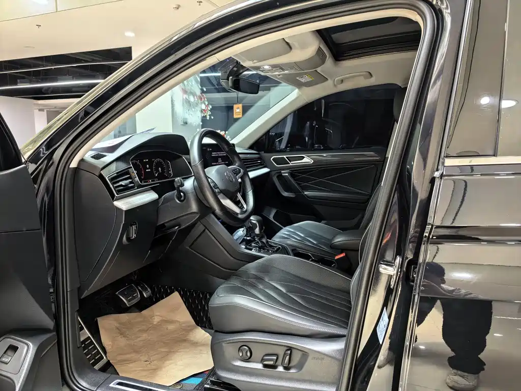 Volkswagen Tiguan L — миниатюра 7