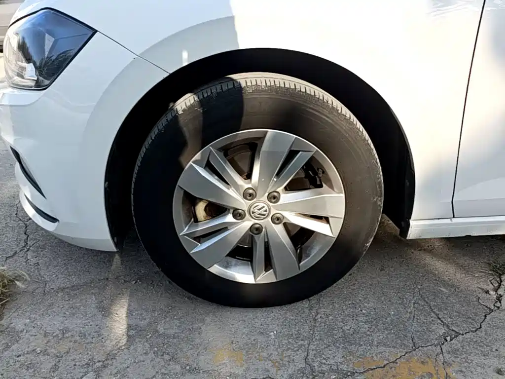 Volkswagen Polo — миниатюра 23