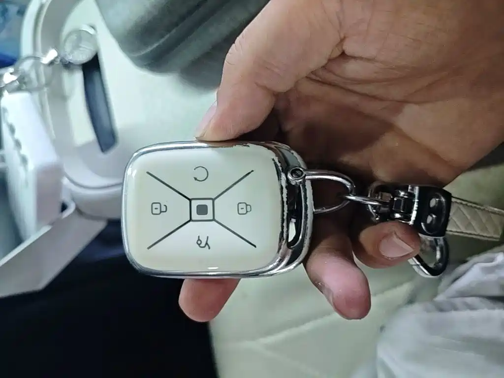 ARCFOX Beta T1 — миниатюра 9