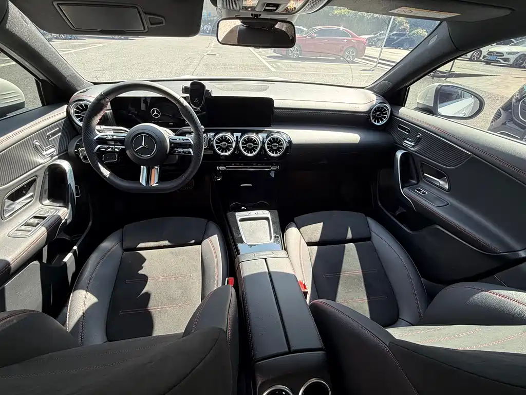 Mercedes-Benz A-Class A 2025 A 200 L Fashion