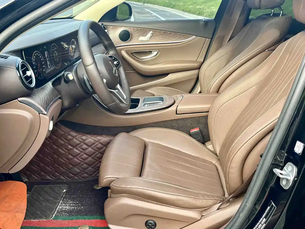 Mercedes-Benz E-Class — миниатюра 7