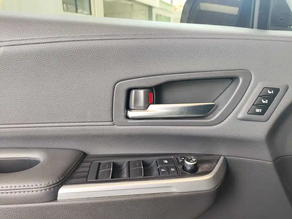 Toyota Sienna — миниатюра 11