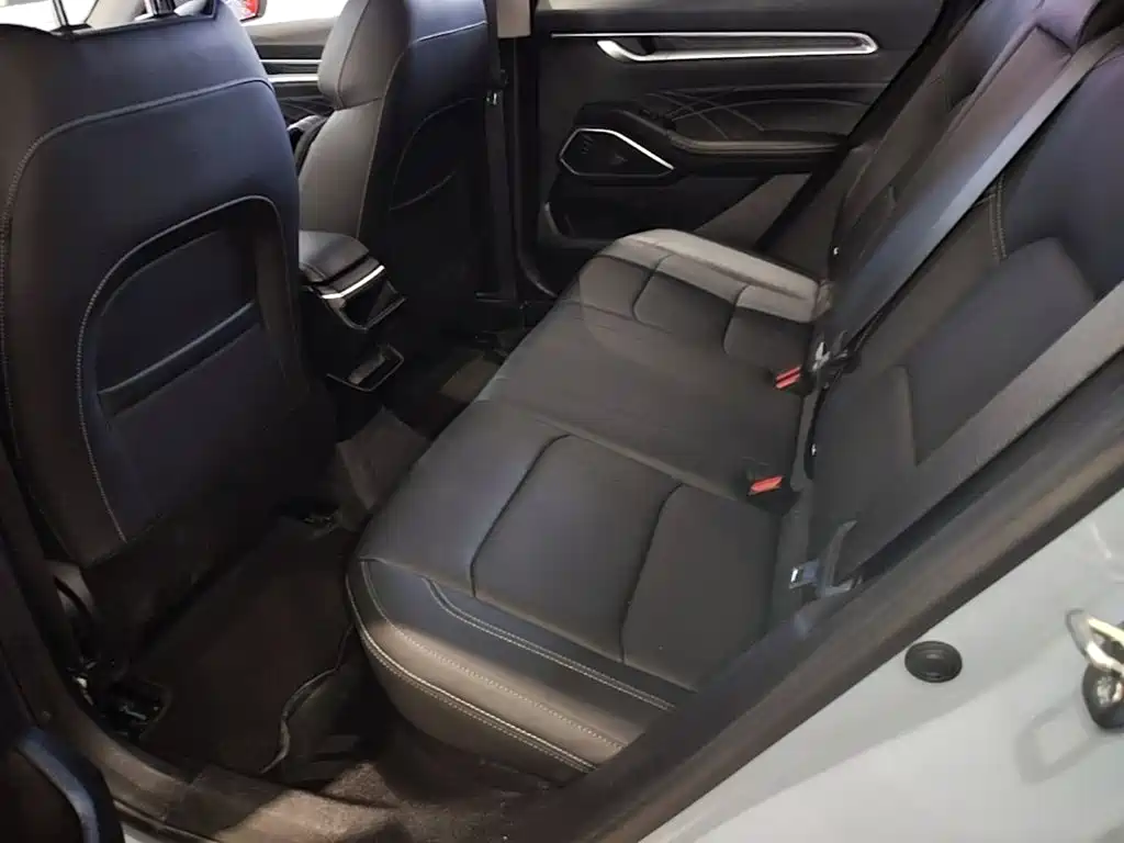 Geely Emgrand — миниатюра 17