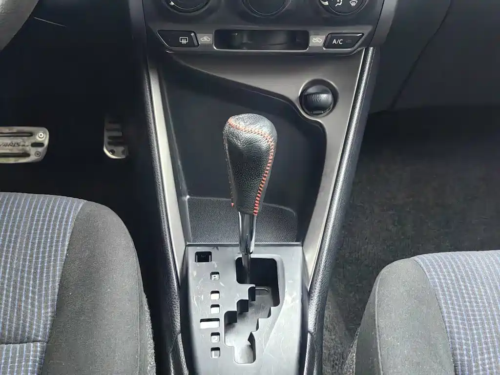 Toyota Yaris L — миниатюра 13