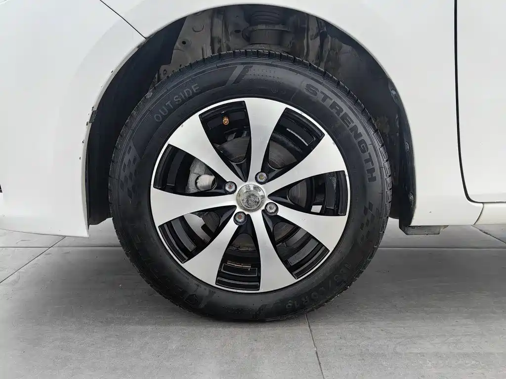Toyota Yaris L — миниатюра 17