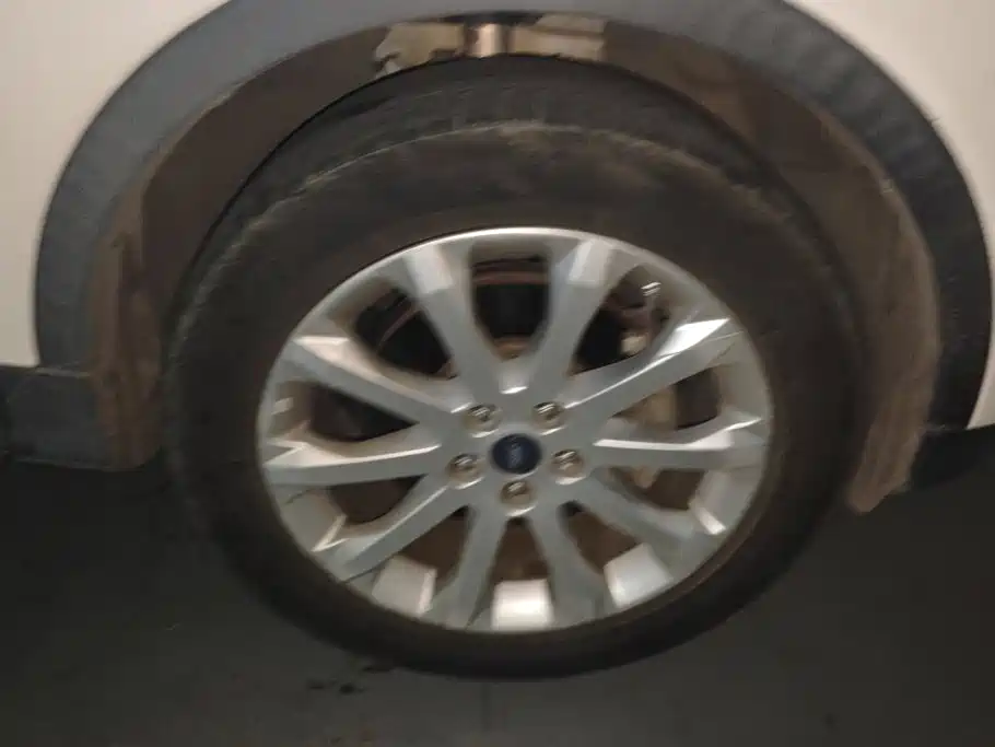 Ford Kuga — миниатюра 6