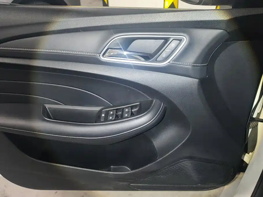 Roewe i5 — миниатюра 7