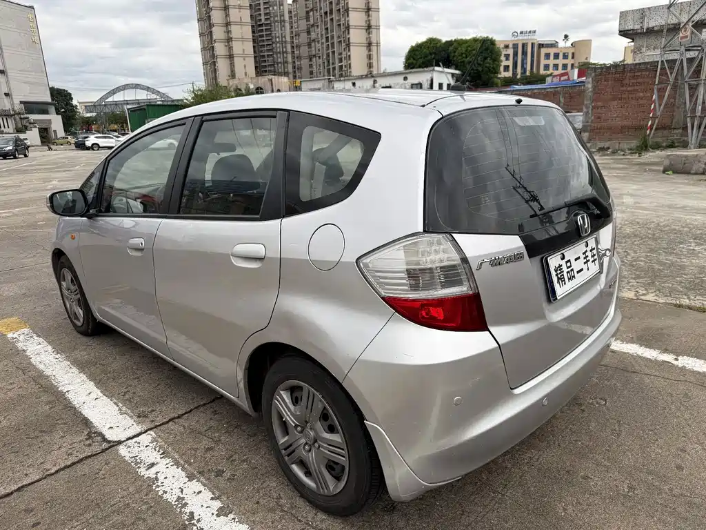 Honda Fit — миниатюра 5