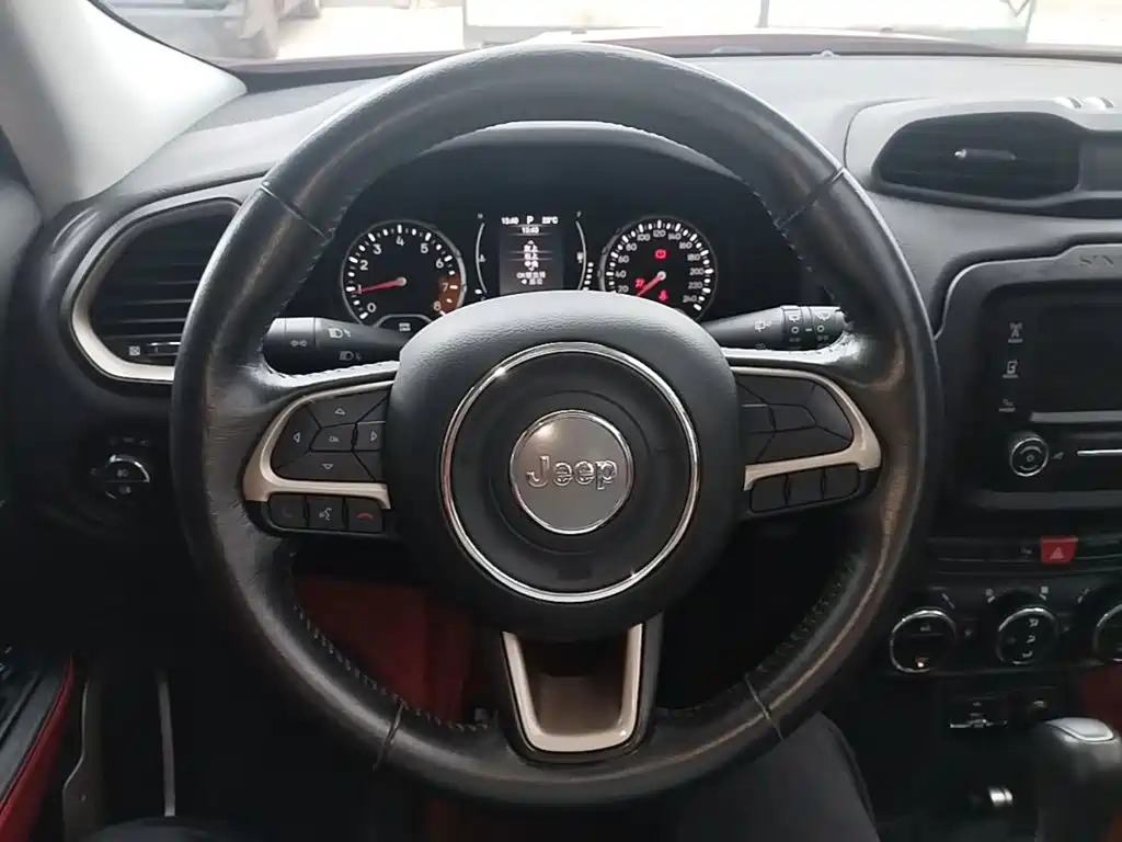 Jeep Renegade — миниатюра 11
