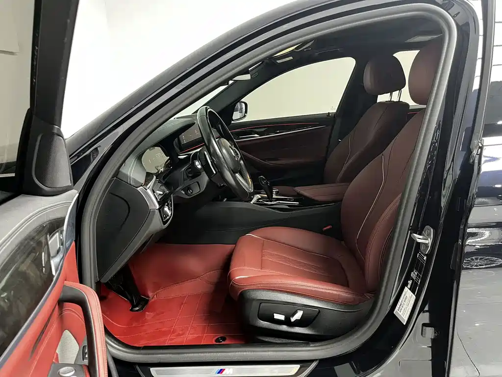 BMW 5 Series — миниатюра 9