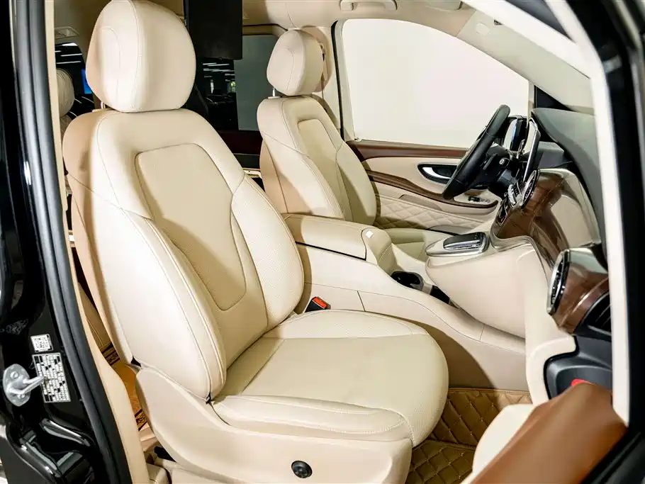 Mercedes-Benz V-Class — миниатюра 24
