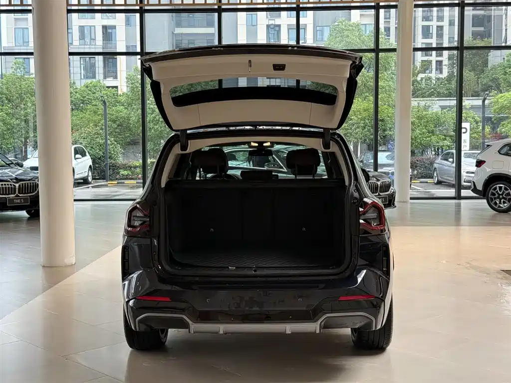 BMW iX3 — миниатюра 12