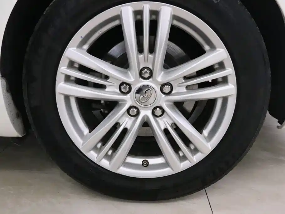 Infiniti G G25 Sedan Luxury Sport Edition, фото 17