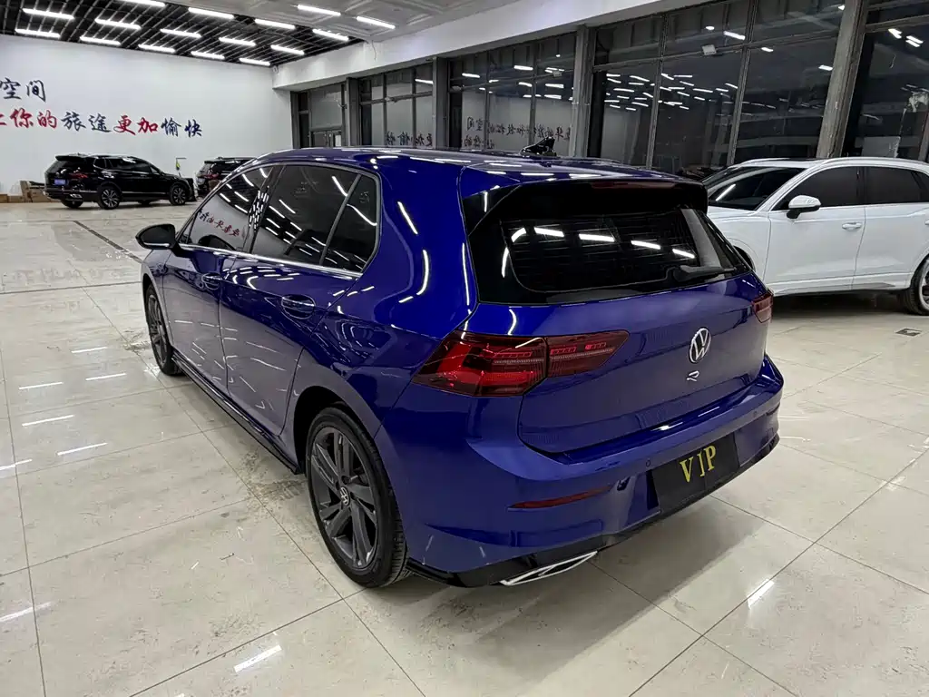 VOLKSWAGEN GOLF