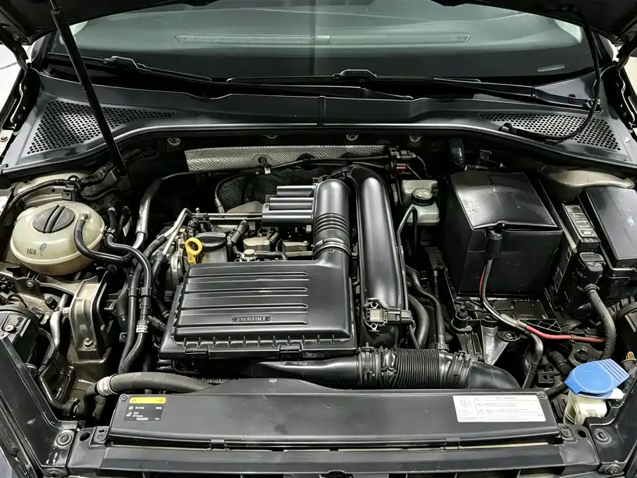 Volkswagen Golf — миниатюра 18