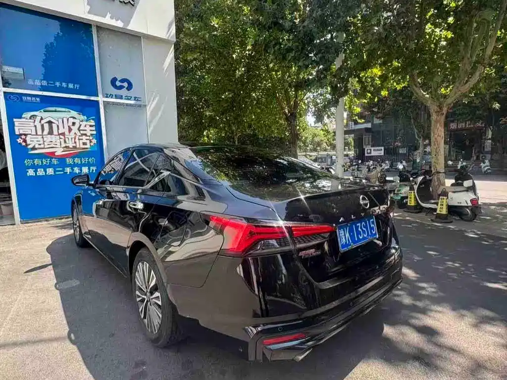 Nissan Teana — миниатюра 3