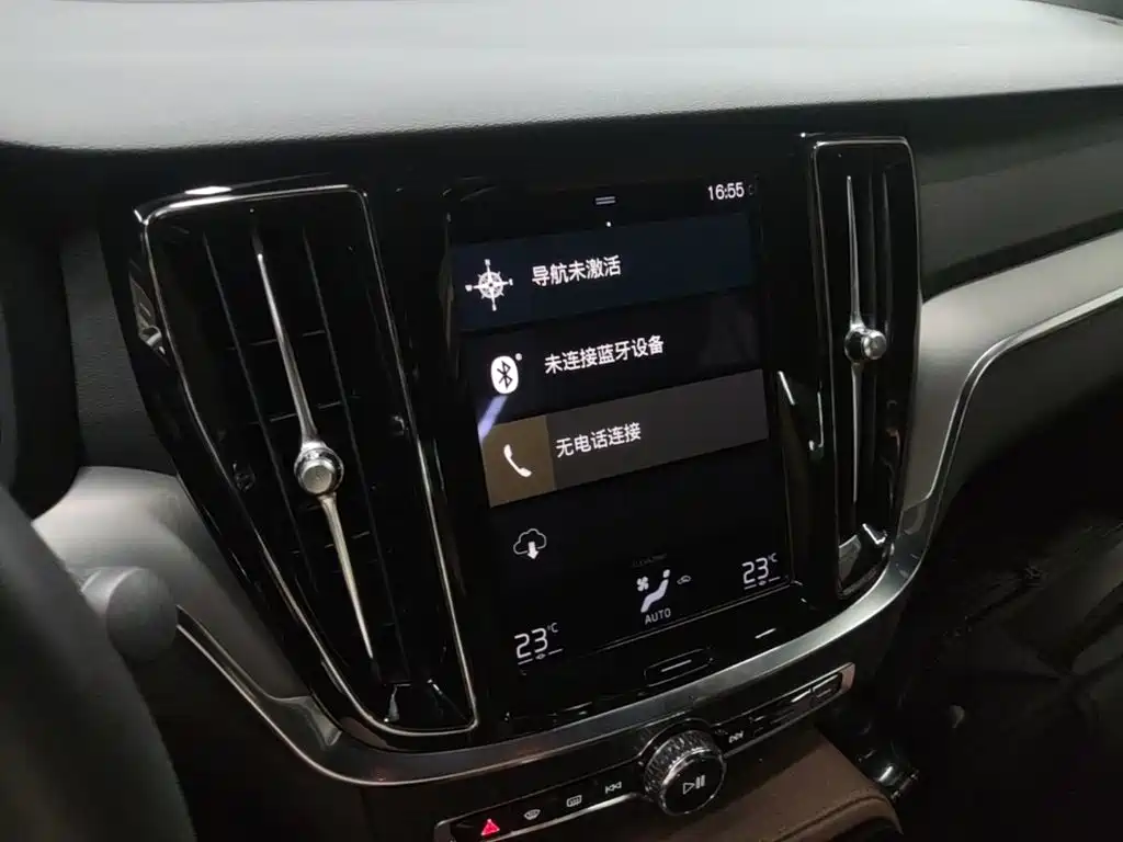 Volvo S60 PHEV — миниатюра 13