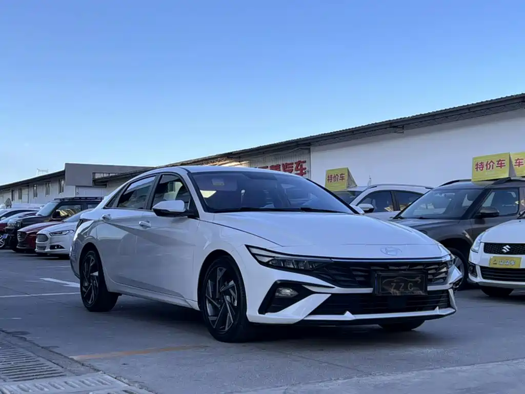 Hyundai Elantra — миниатюра 8