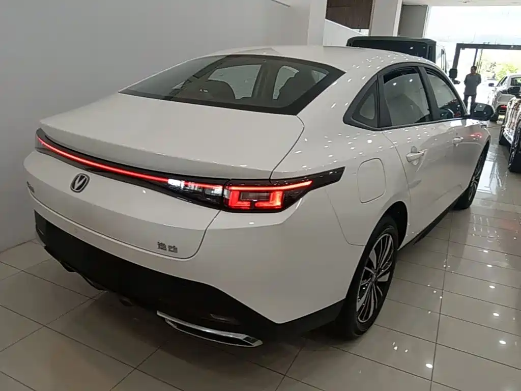 Changan Побег PHEV — миниатюра 7