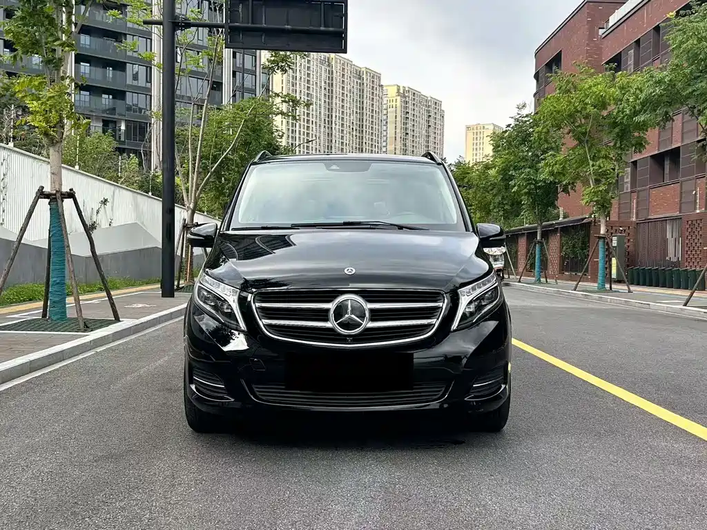 Mercedes-Benz V-Class — миниатюра 2