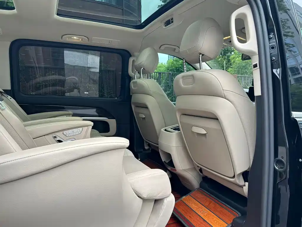 Mercedes-Benz V-Class — миниатюра 14