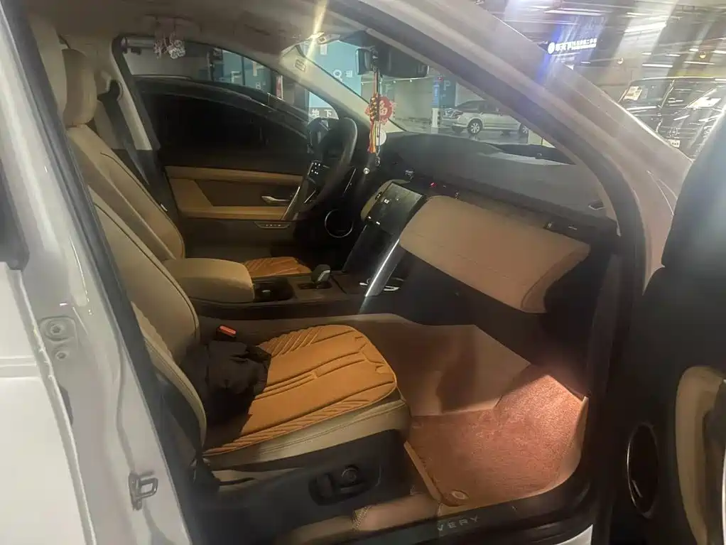 Land Rover Discovery Sport — миниатюра 6