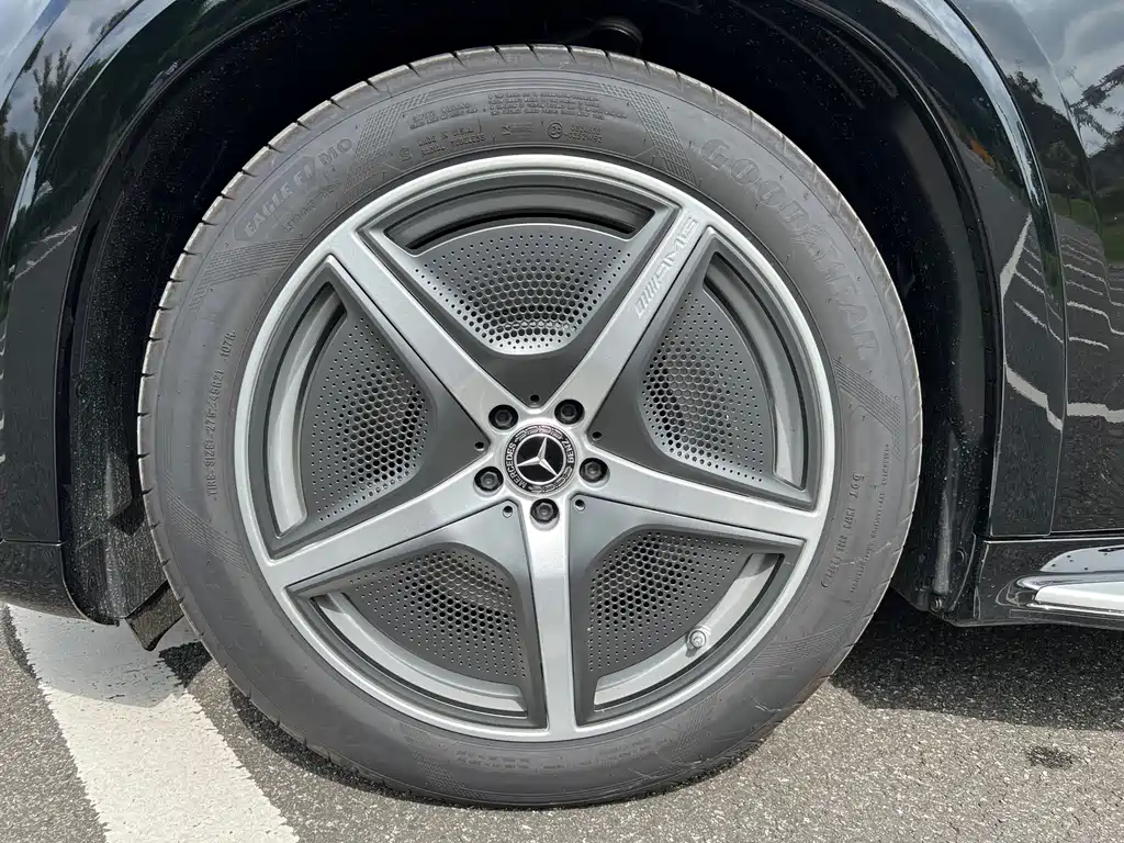 Mercedes-Benz EQS SUV — миниатюра 5