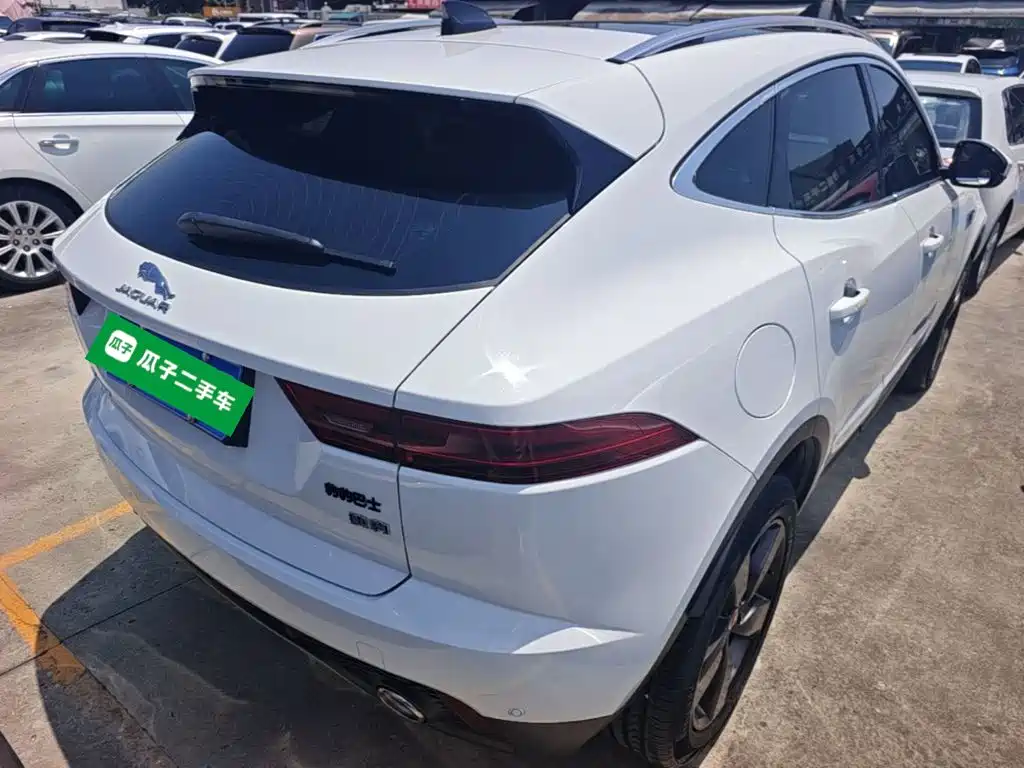 Jaguar E-PACE — миниатюра 7