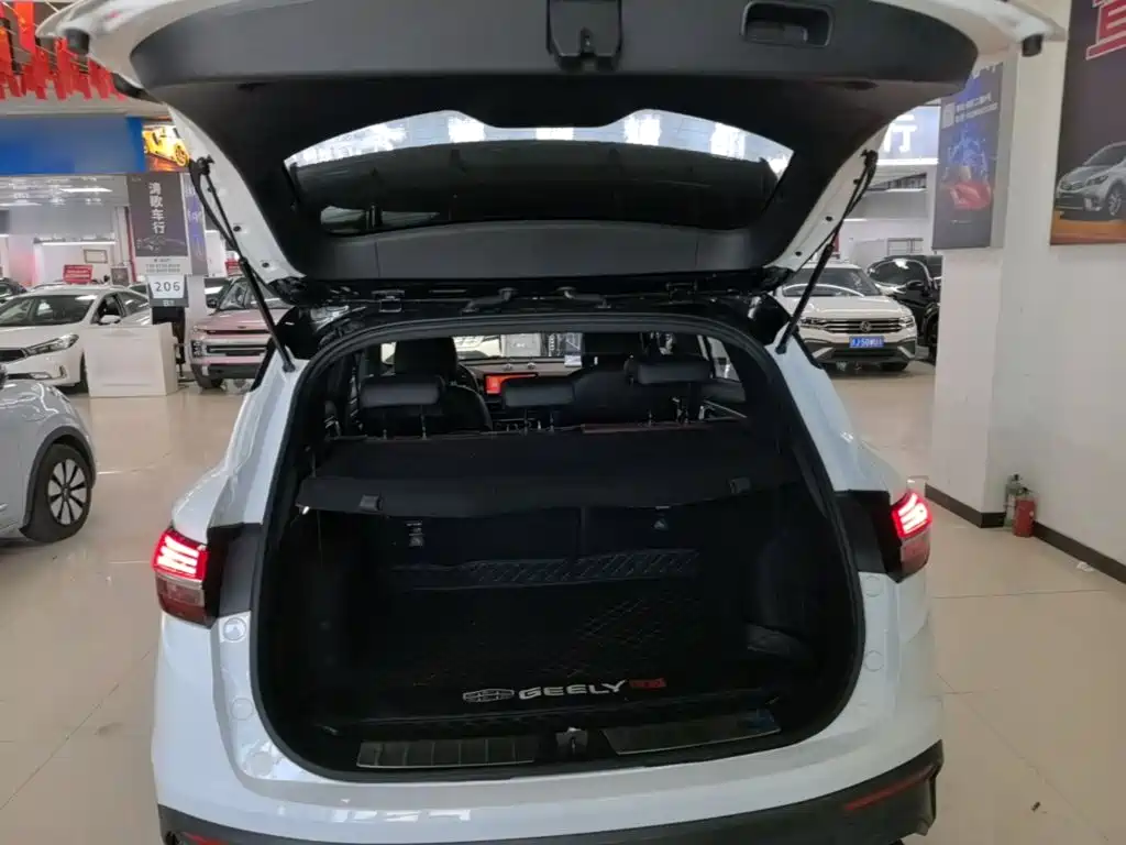 Geely Binyue — миниатюра 19