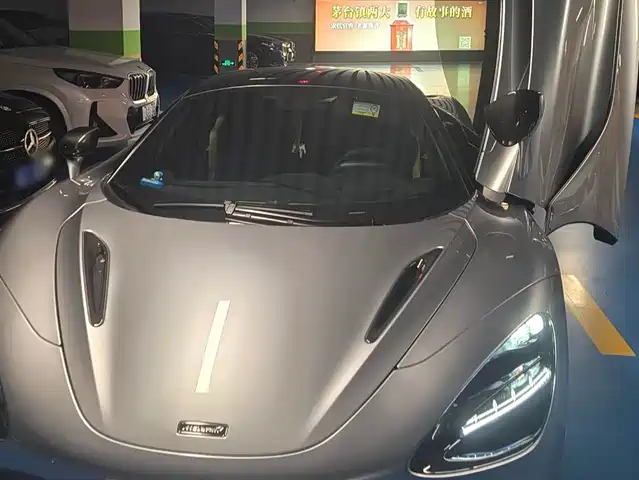 MCLAREN  720S 2019