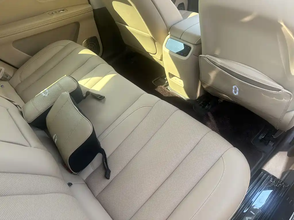 AITO ASK THE WORLD M7