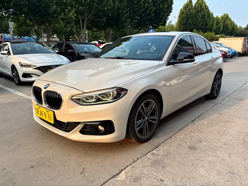 BMW 1 SERIES