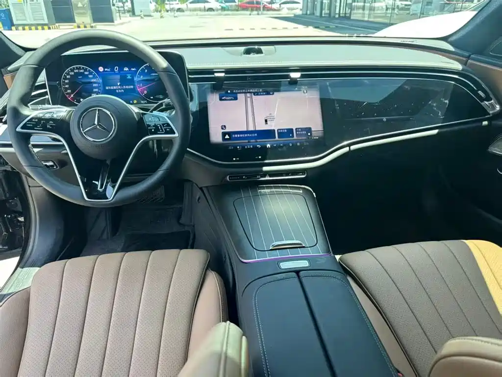 Mercedes-Benz E-Class — миниатюра 7
