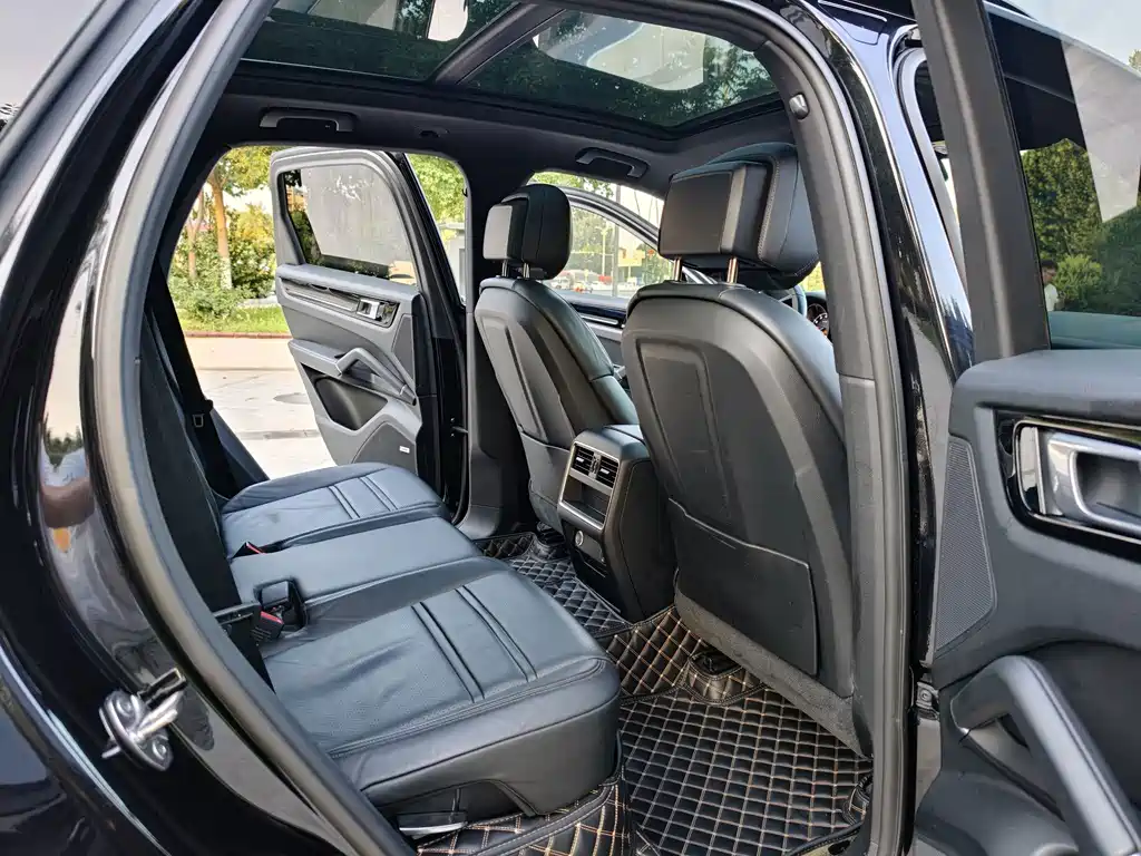 Porsche Cayenne — миниатюра 12