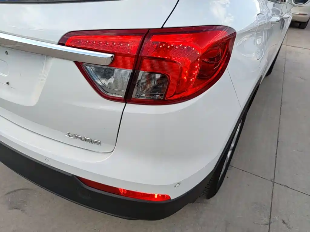 Buick Envision Plus — миниатюра 8