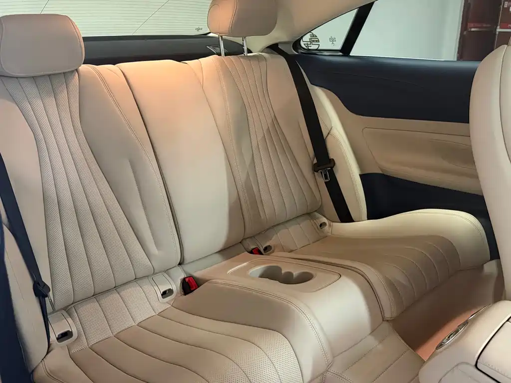 Mercedes-Benz E-Class (Import) — миниатюра 11