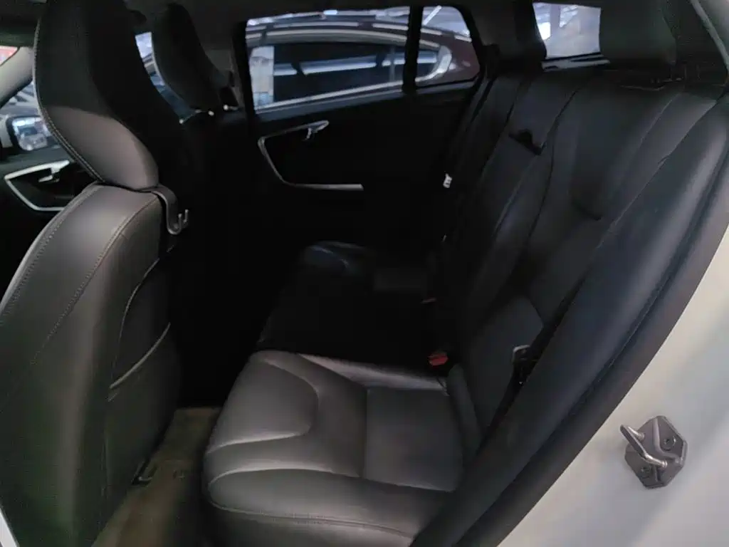 Volvo V60 — миниатюра 17