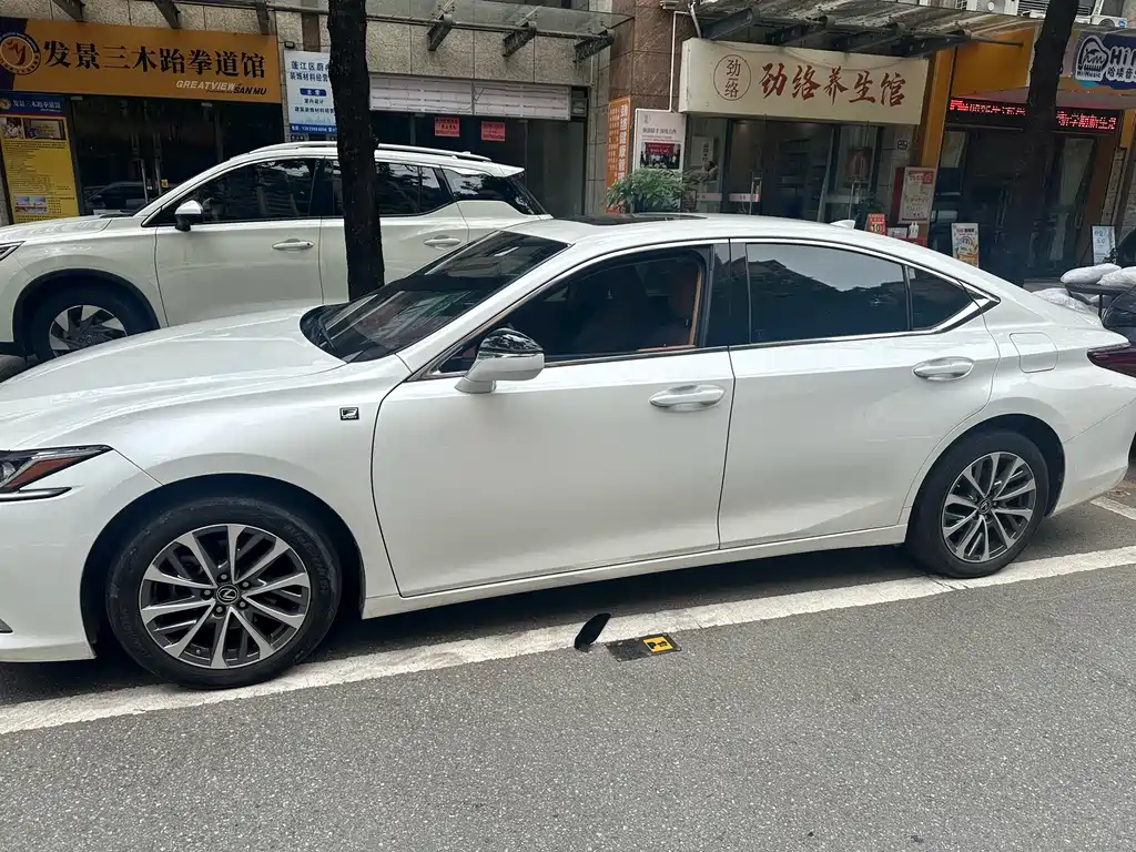 Lexus ES — миниатюра 3