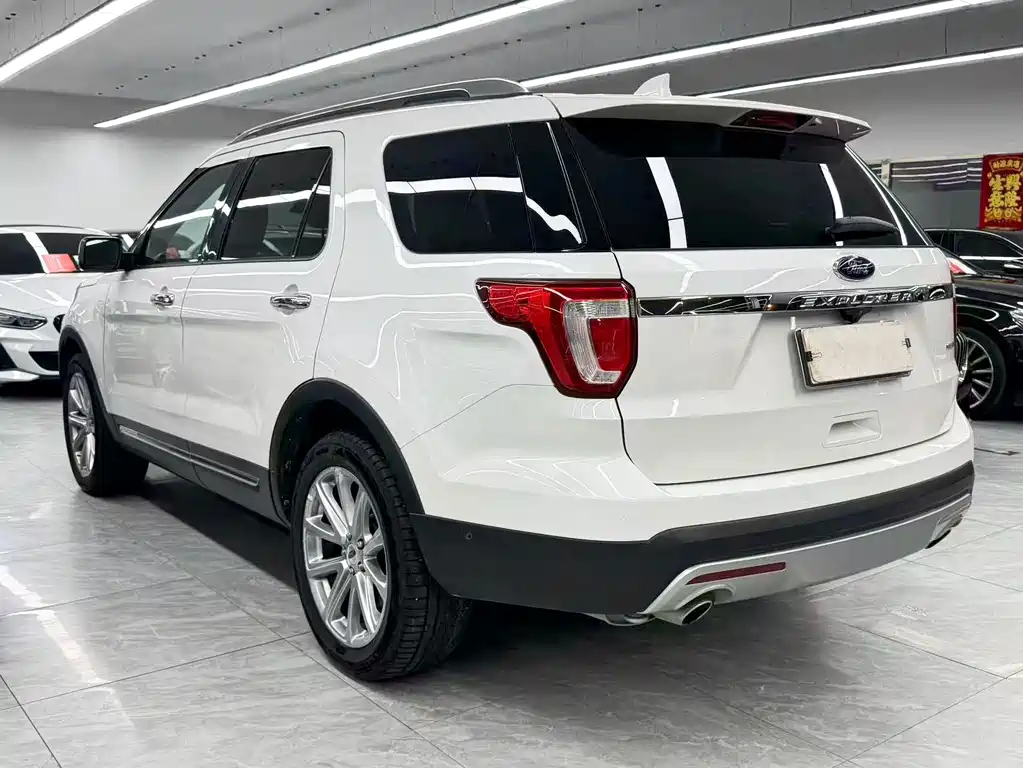Ford Explorer (Import) — миниатюра 6