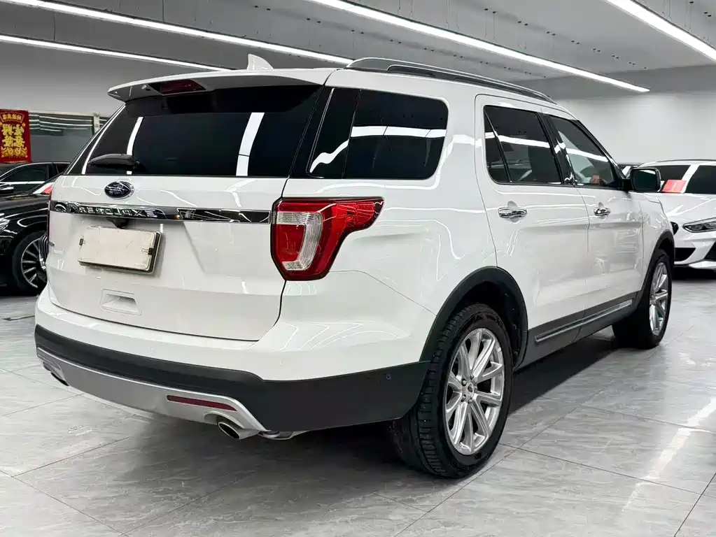 Ford Explorer (Import) — миниатюра 4