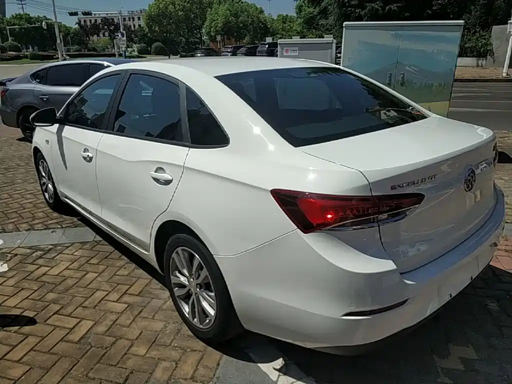 Buick Excelle — миниатюра 5
