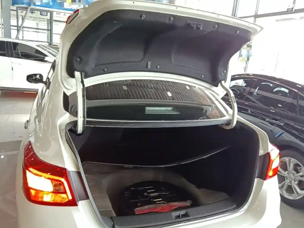Nissan Sylphy — миниатюра 19