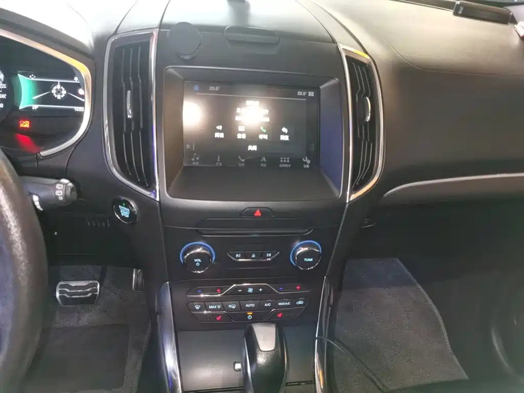Ford Edge — миниатюра 6