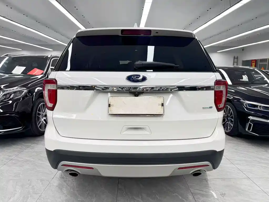 Ford Explorer (Import) — миниатюра 5