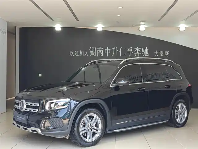 MERCEDES-BENZ GLB