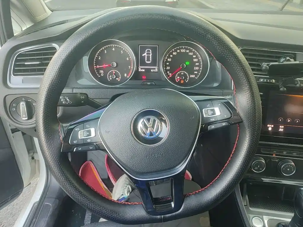 Volkswagen Golf — миниатюра 11