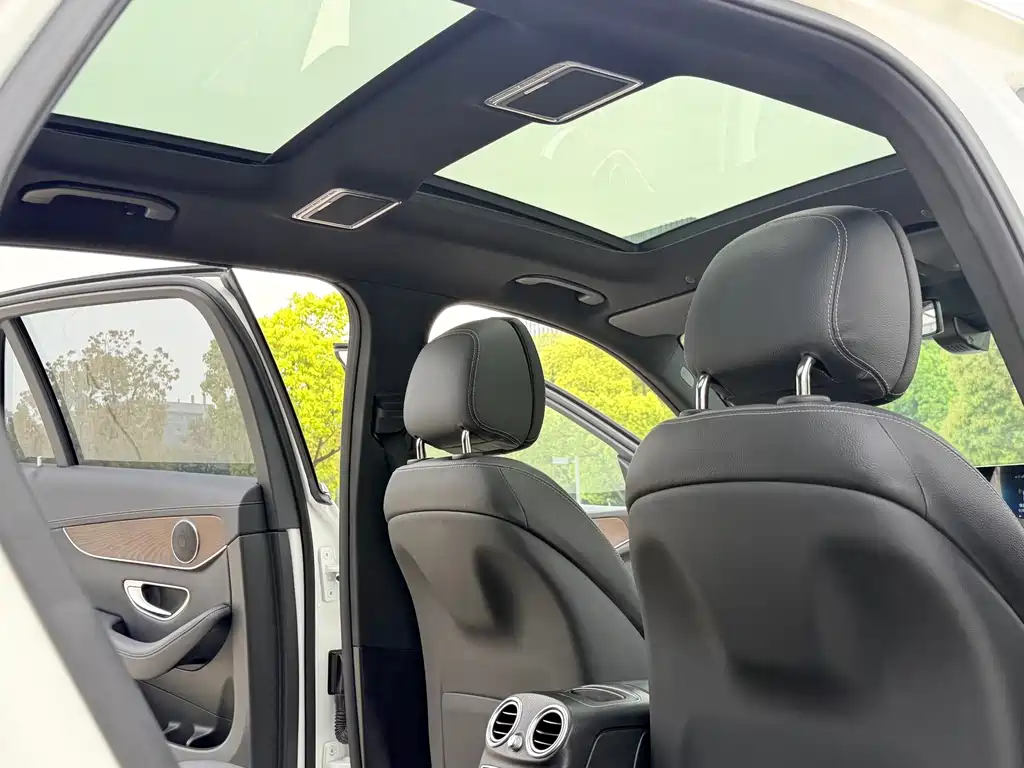 Mercedes-Benz GLC — миниатюра 12