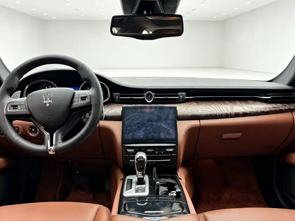 Maserati Quattroporte — миниатюра 5